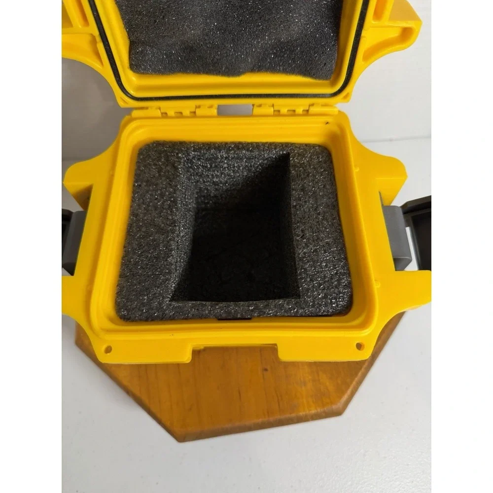 Invicta Yellow Watch‎ Case Storage Box Hard Shell Travel Case w Foam Insert